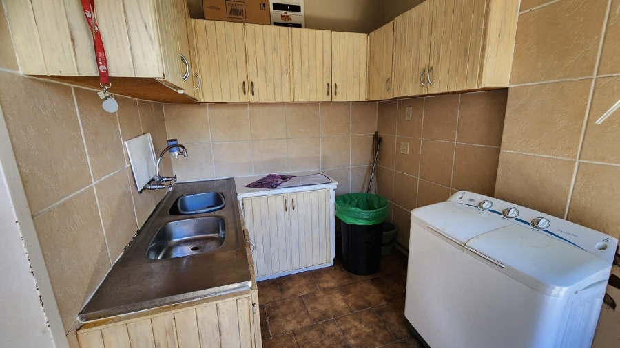 5 Bedroom Property for Sale in Dan Pienaar Free State